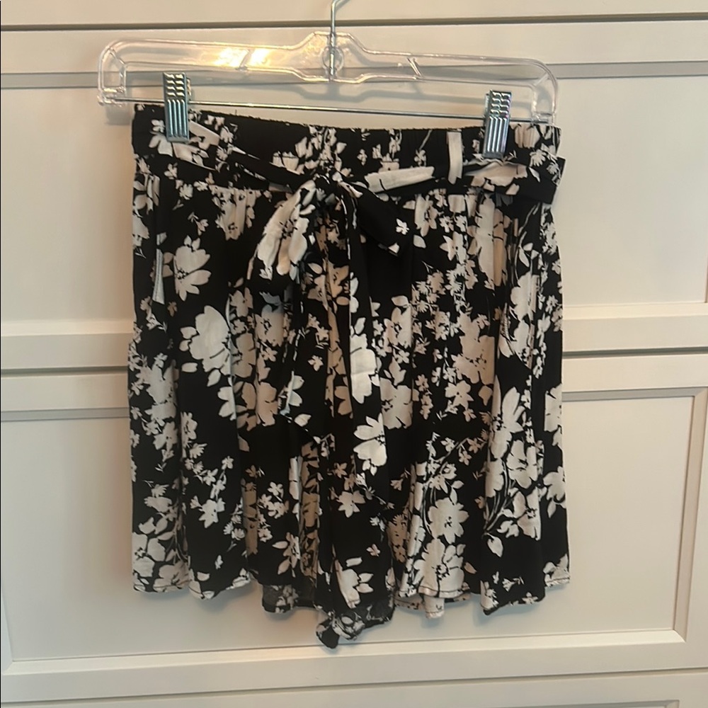 Final Touch Brand Floral Tie Front Shorts